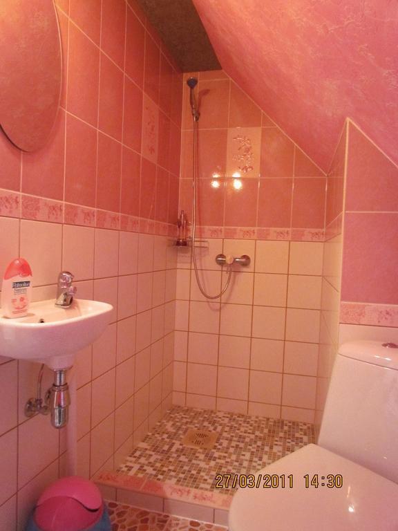 Tonise Holiday Houses Lilbi  Zimmer foto